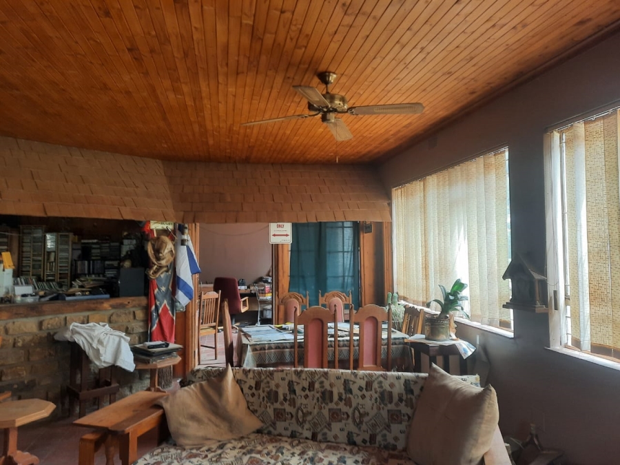 6 Bedroom Property for Sale in Odendaalsrus Free State